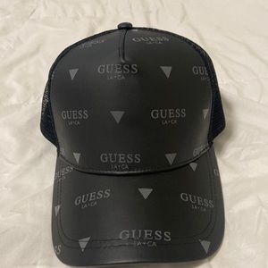 New without tag Guess Hat